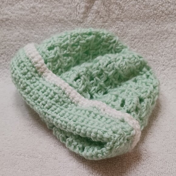 Baby Blanket and Matching Cap, Hand Made by the Sweetest Hands - Picture 2 of 4